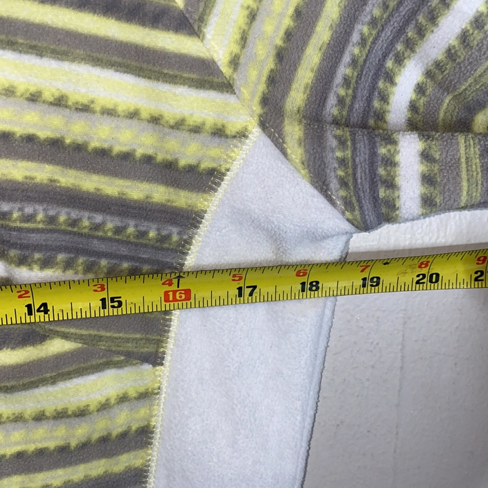 💋Comfy Columbia patterned quarter zip up! - Picture 6 of 7